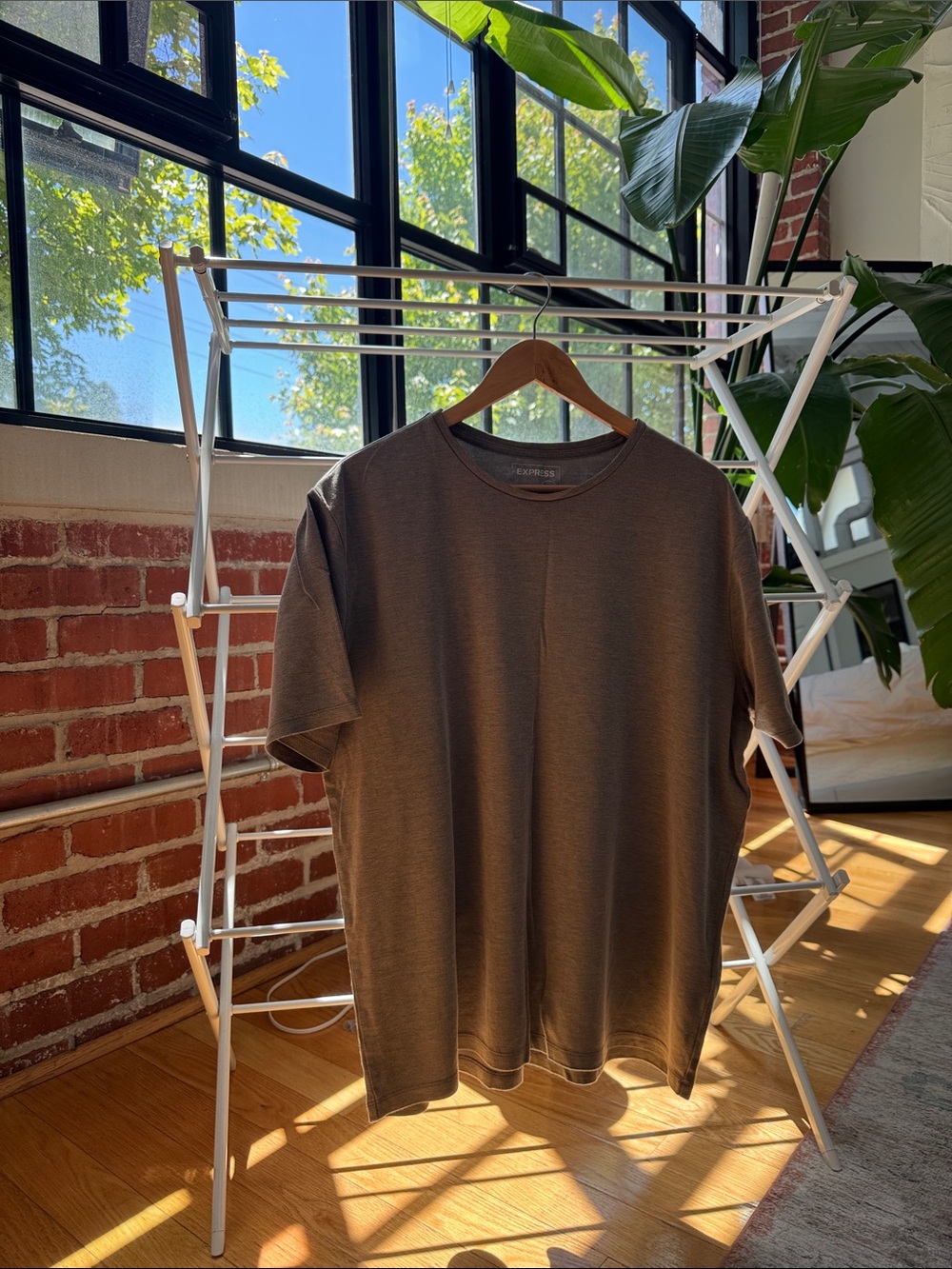 Express Men's Crew Neck Tee in Charcoal